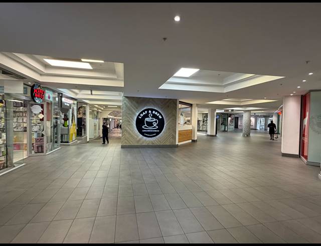 68M² BUILDING TO LET IN CLAREMONT